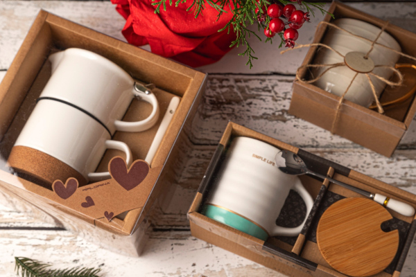 Prezenty pod choinkę na święta – top zawsze trafionych pomysłów